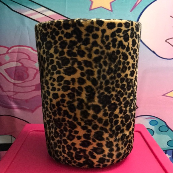 🗑Rare Faux Fur Leopard Print Sleeve Trash Bin🗑 - Picture 7 of 7
